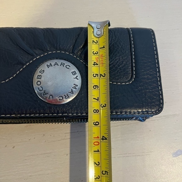 Marc by Marc Jacobs Bi Fold Leather Wallet - Picture 6 of 12